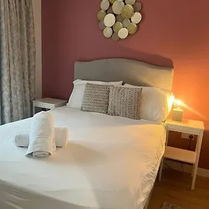 Brickworks Centre Apartment- Apartment Cardiff