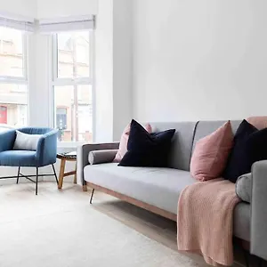Charming 3 Bedroom Townhouse Apartment