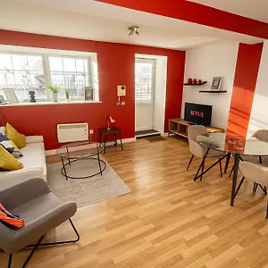 Cozy And Modern 2-bed Apartment Swansea